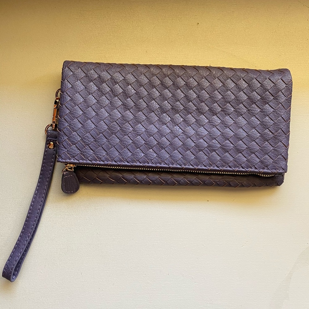 Urban expressions clutch/wristlet